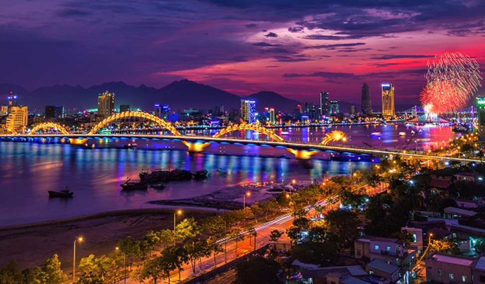 Du lịch Đà Nẵng tuyệt đẹp về đêm cùng cầu Rồng nổi tiếng